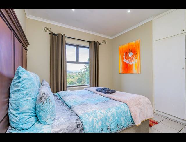 8 BEDROOM HOUSE FOR SALE IN COWIES HILL